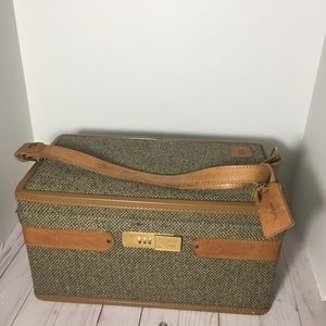 Hartmann Vintage Luggage… make up or overnight